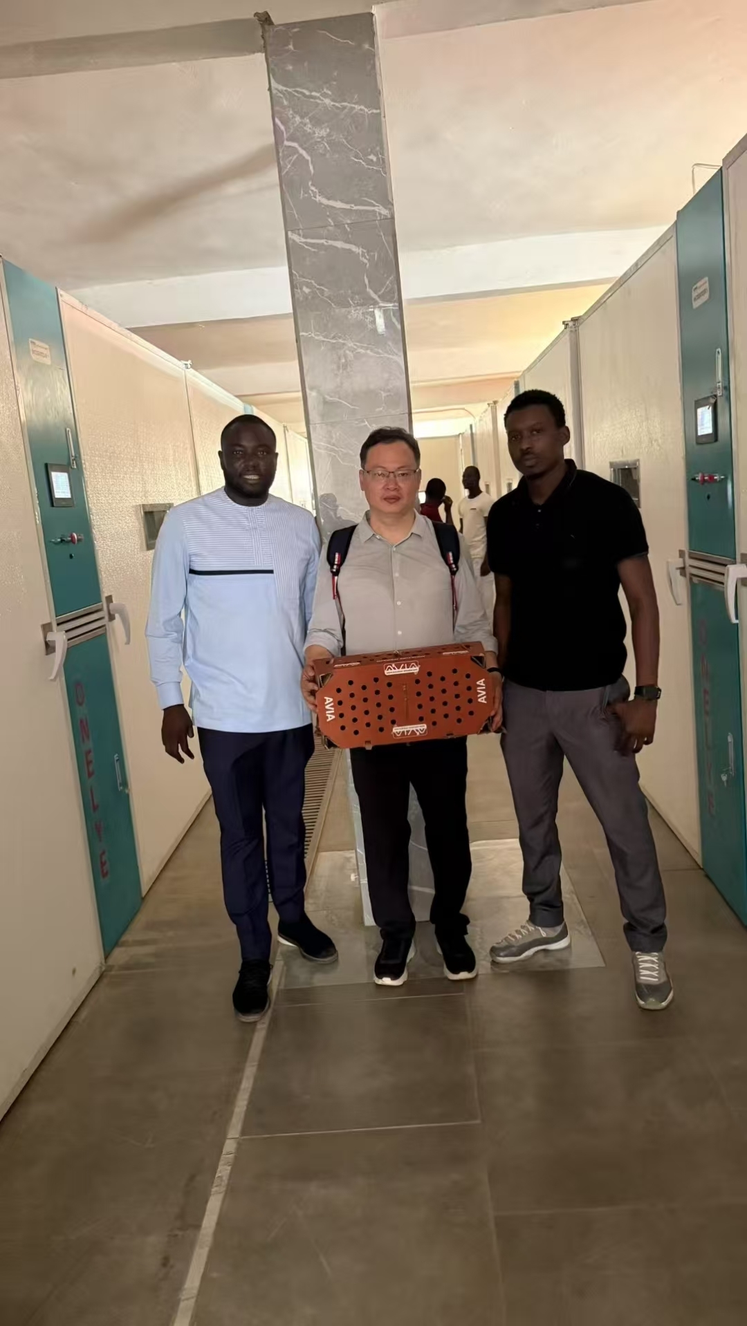 Laatste bedrijfsblogs Keniaanse boeren worstelen met stroomuitval en temperatuurschommelingen: hoe eentraps broedmachines de uitkomstpercentages stabiel houden